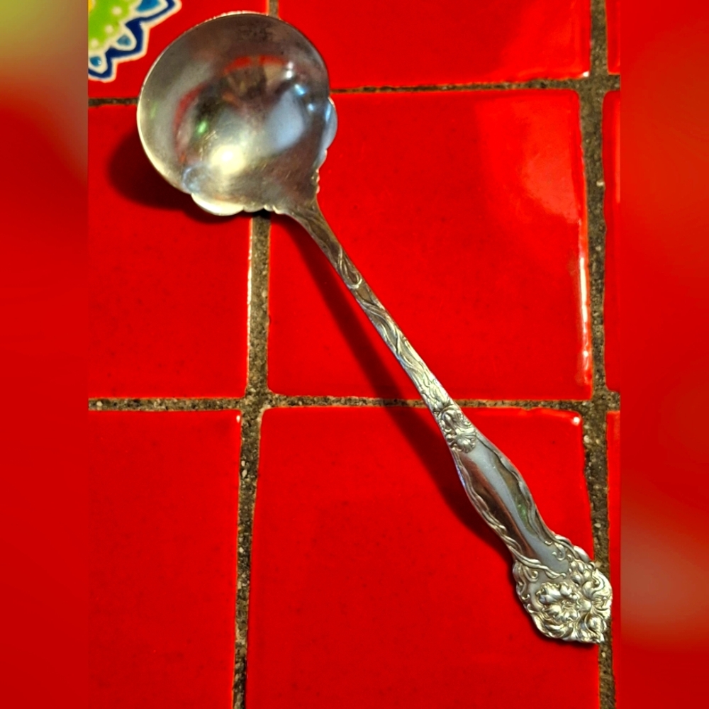 Peerless-Daffodil 1907 Solid Cream Ladle 6" By American Silverplate Williams Bro